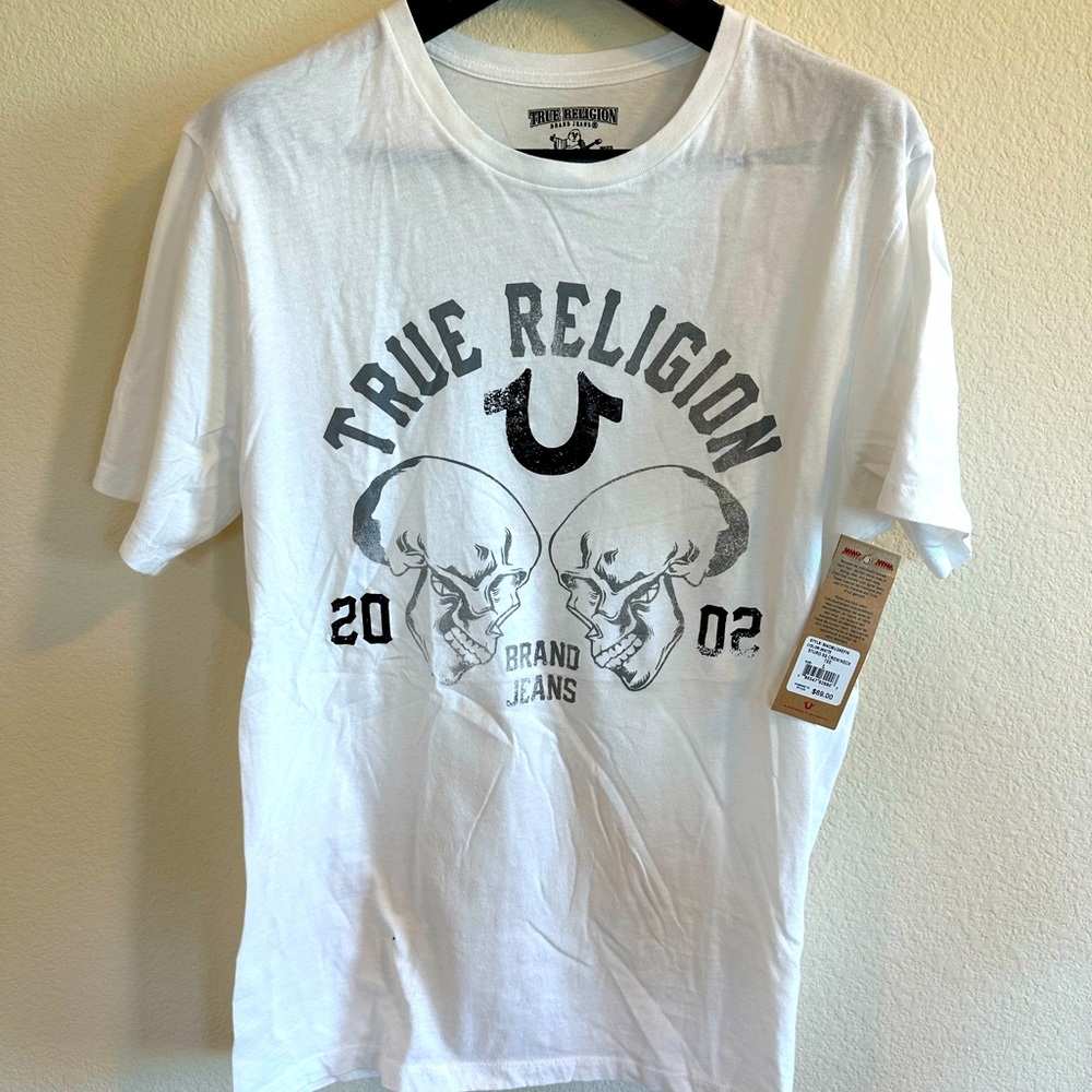 New authentic True Religion Size L T-Shirt for men.